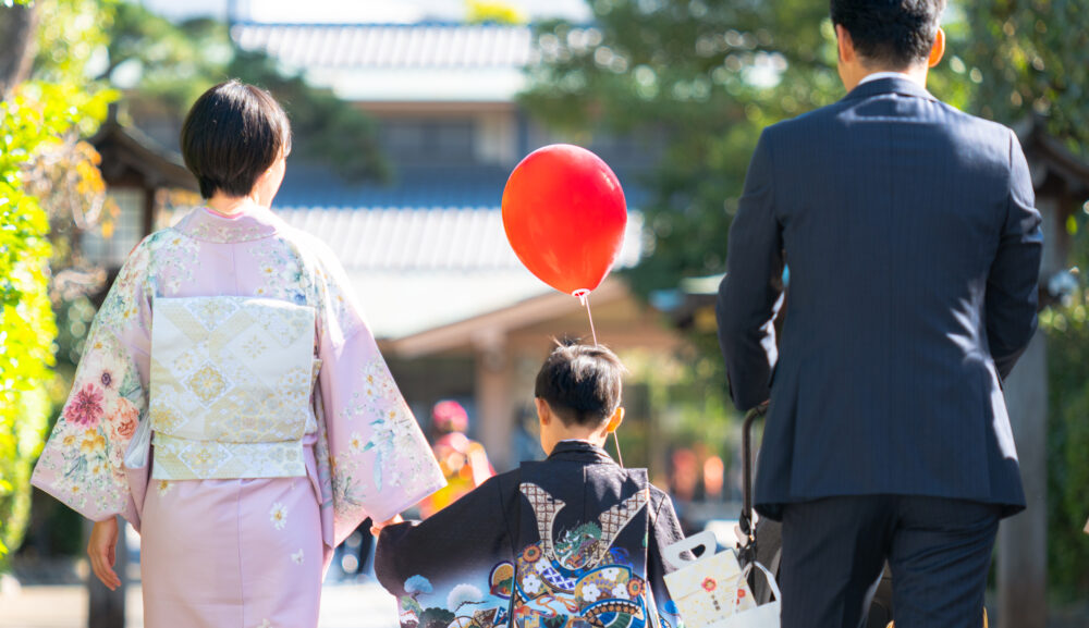 七五三の出張撮影の相場はいくら？｜写真撮影や着付けなど安く抑えるコツも